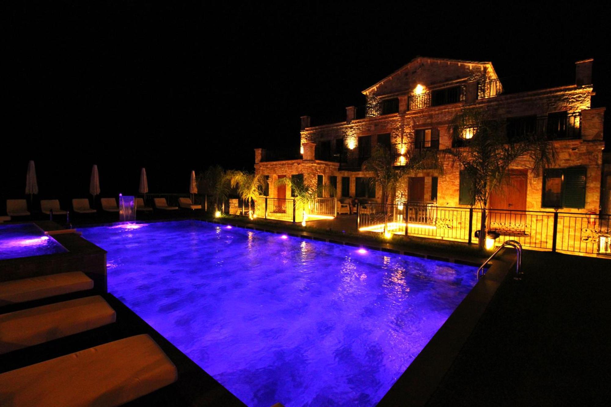 Limni Hotel