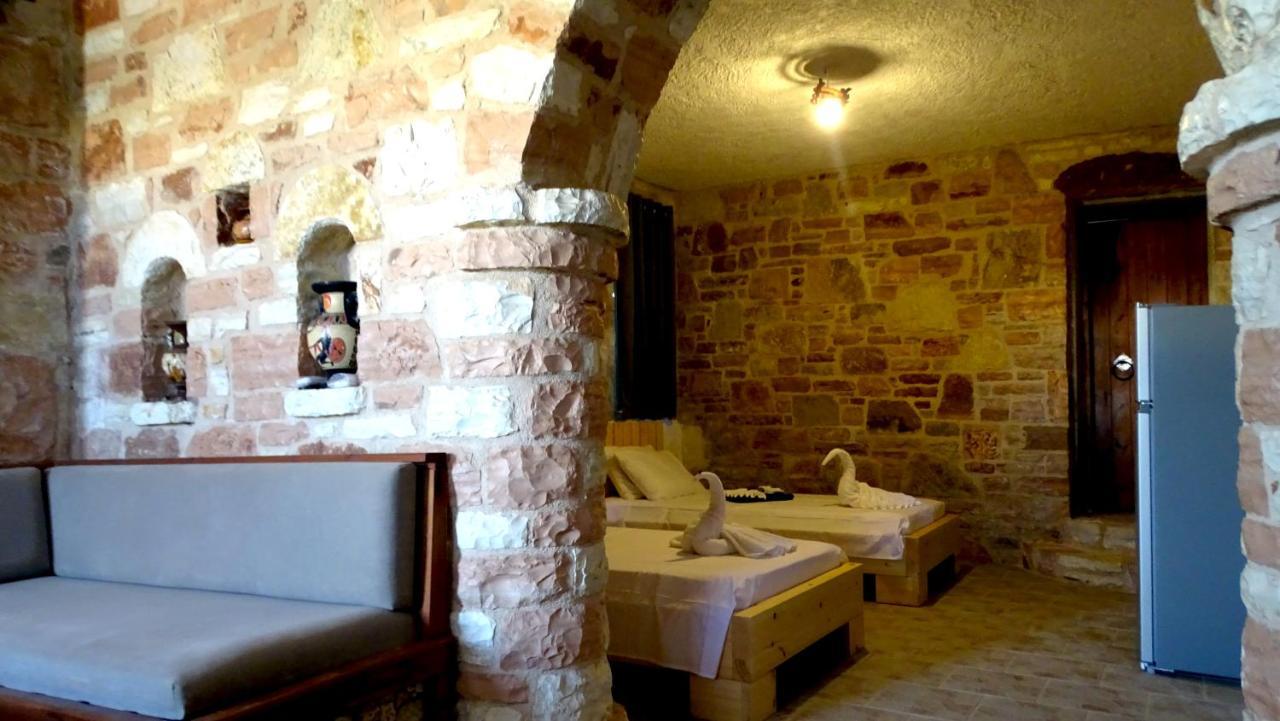 Limni Hotel