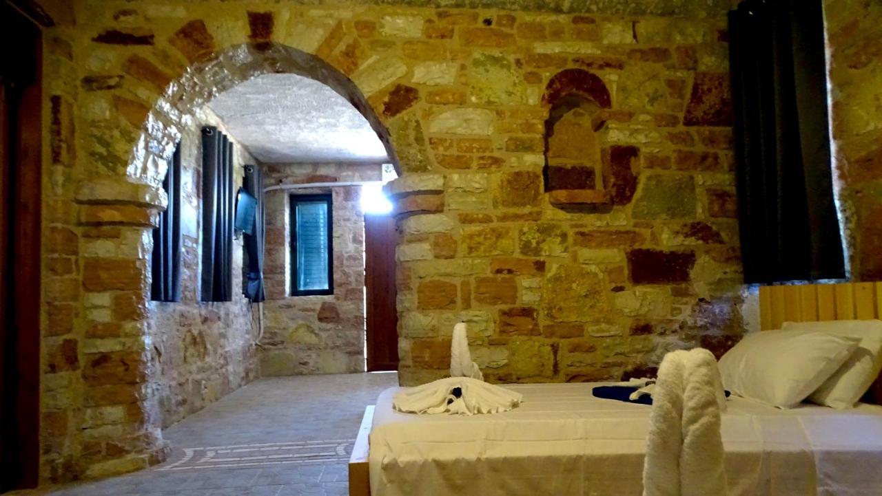 Limni Hotel