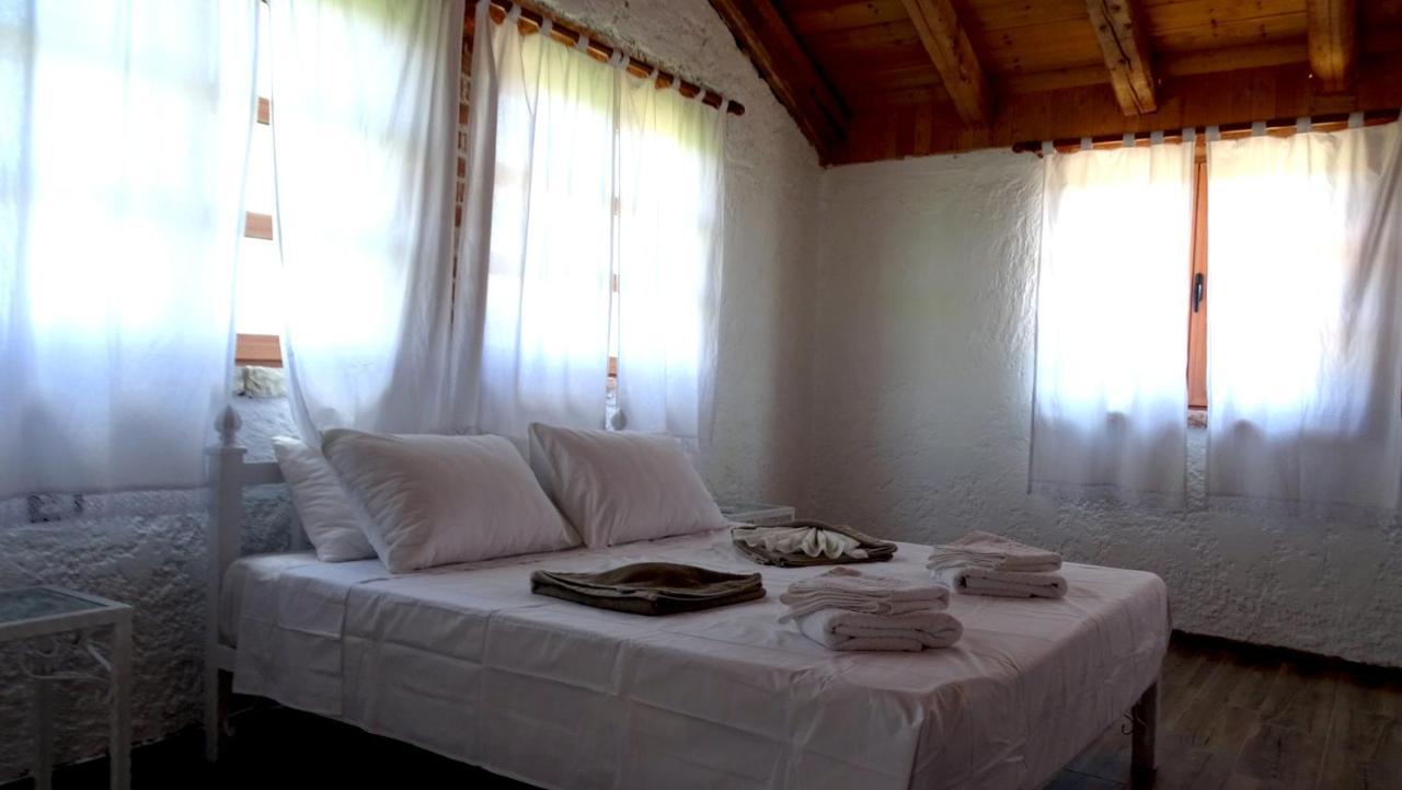 Hotel Limni 4*